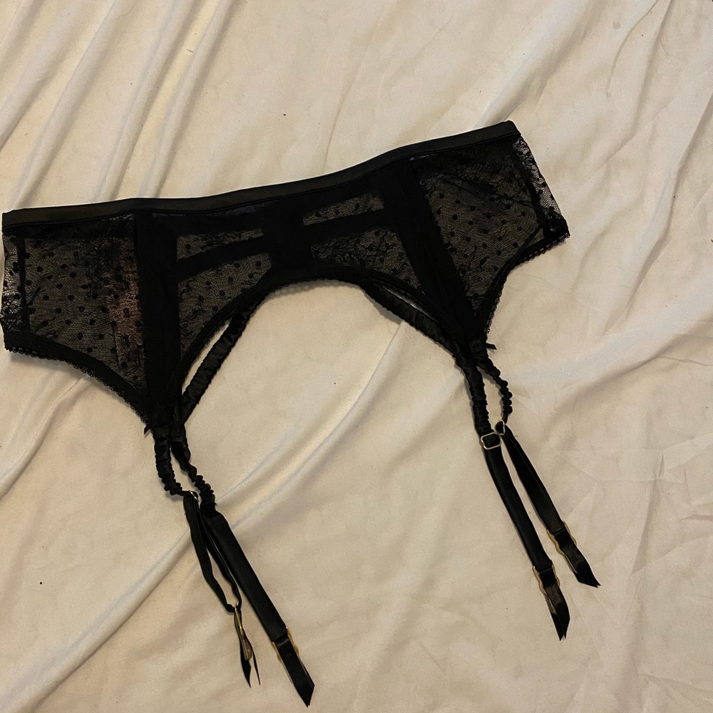 Garter belt